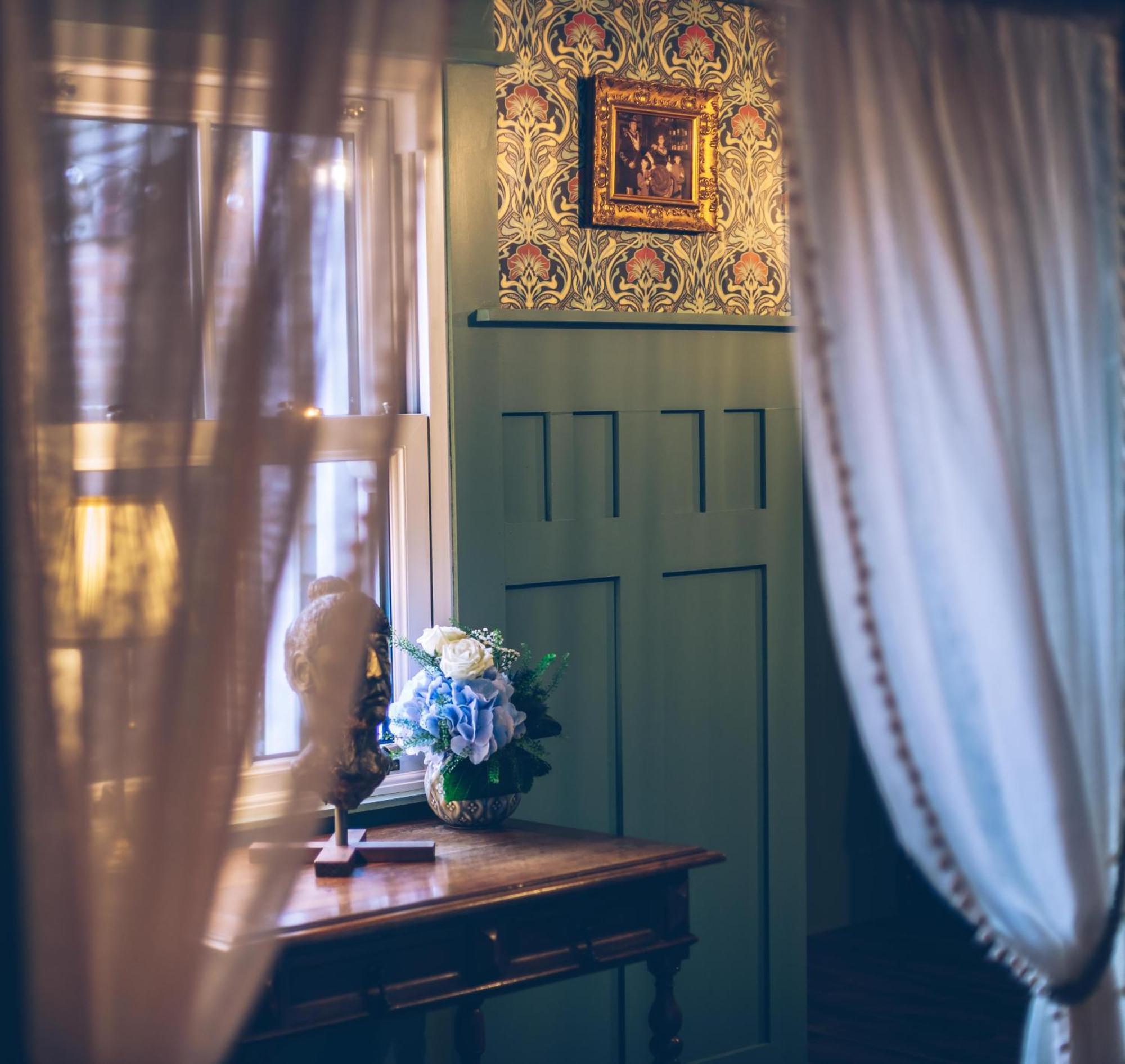 Sheddington Manor - 2 Bedroom Guest House & Cinema ベルファスト エクステリア 写真