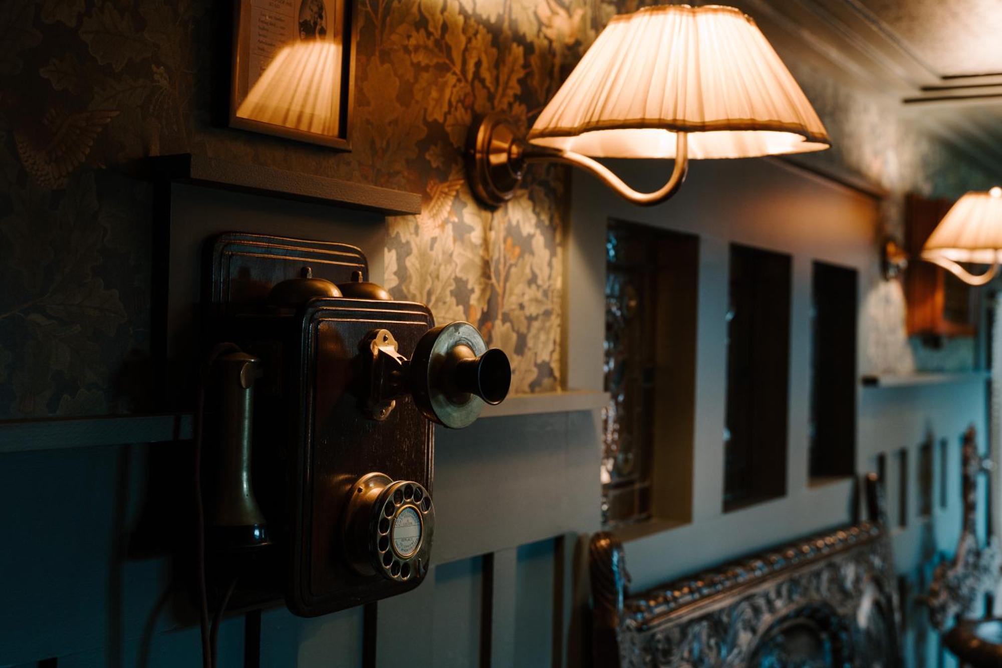 Sheddington Manor - 2 Bedroom Guest House & Cinema ベルファスト エクステリア 写真